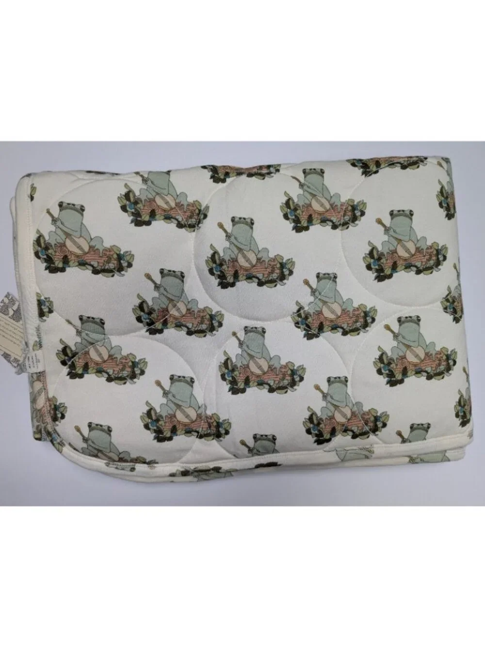Kate Quinn Organic Cotton Banjo Frogs Classic Circle Quilt Baby Blanket